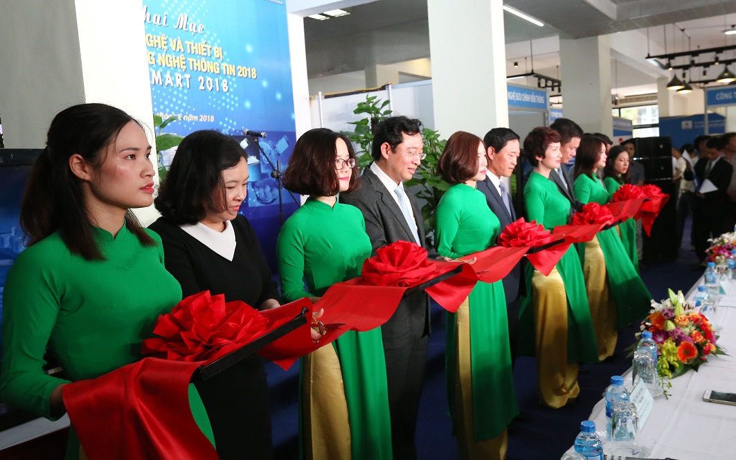 Khai mạc Chợ công nghệ và Thiết bị chuyên ngành Công nghệ thông tin